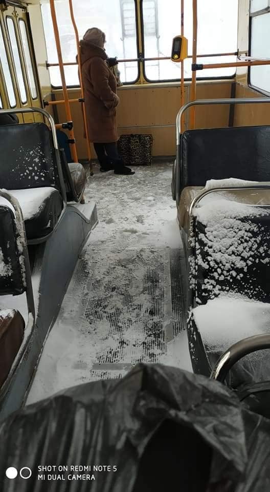 В Астані — теплі зупинки на вулиці, в Рейк'явіку — тротуари з підігрівом, а в Житомирі — тролейбус зі снігом