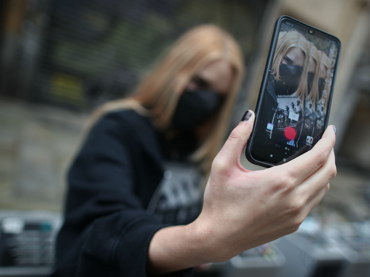 17-річниця школярка організувала "групу смерті" та схиляла підлітків до самогубства