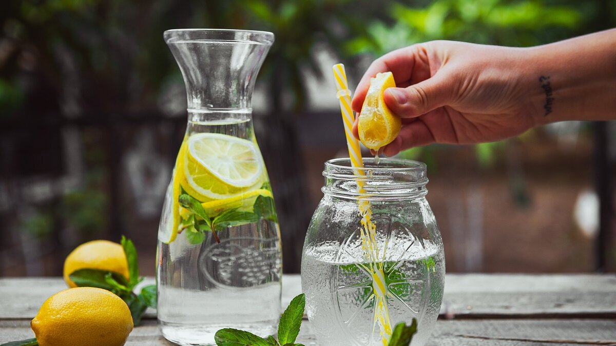 Польза употребления воды с лимоном для организма