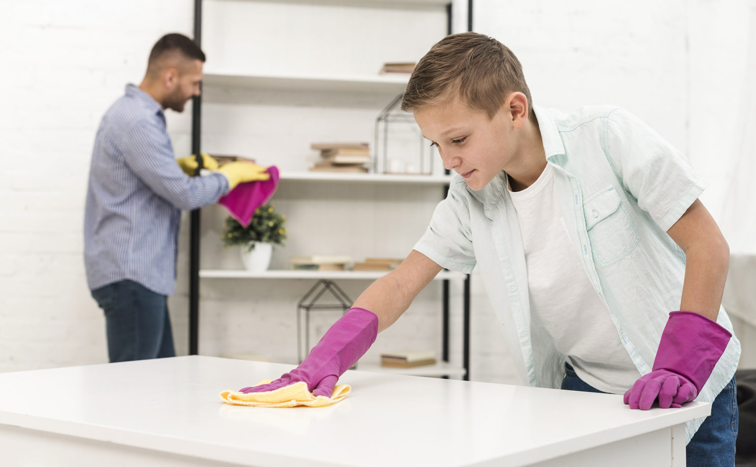 6 полезных советов, которые помогут приучить близких к порядку