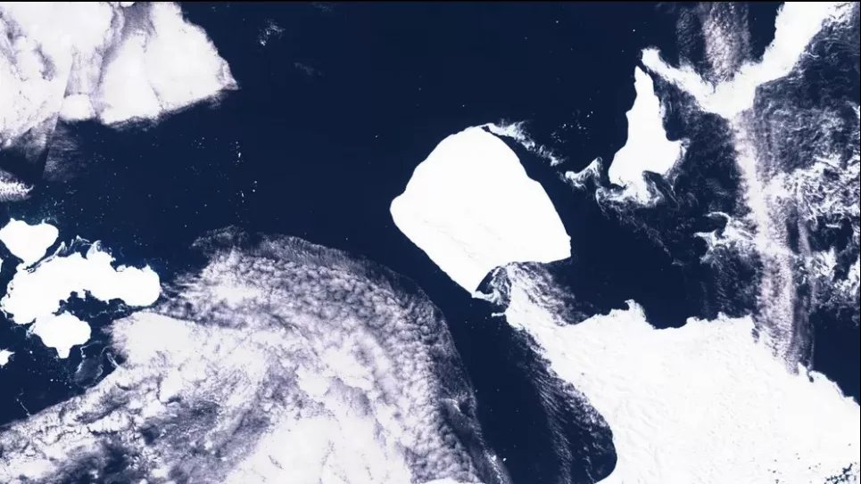 Спутниковый снимок A23a айсберга в Антарктиде 15 ноября. Фото: European Union/Copernicus Sentinel-3/Reuters