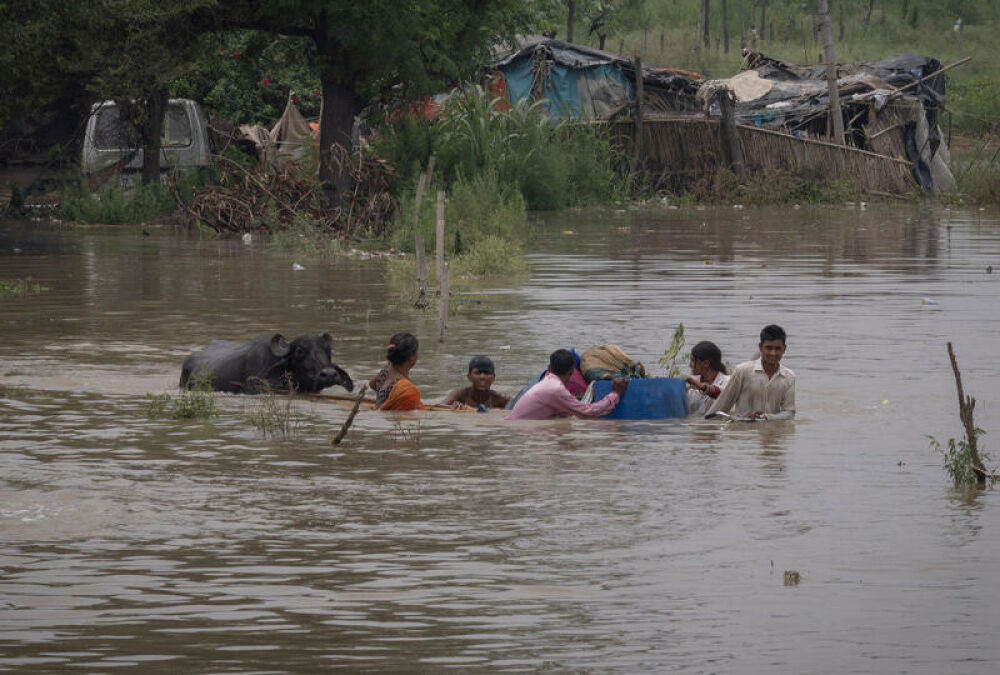 Масштабное наводнение в Индии убило десятки человек
Фото: Reuters
