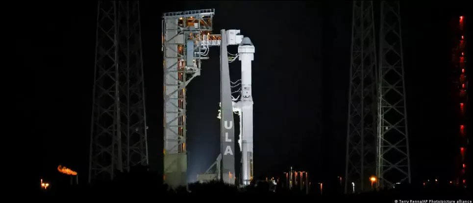Всего за два часа до старта NASA отменило первый запуск пилотируемого корабля Starliner Корабль Starliner после отмены запуска. Фото: Terry Renna/AP Photo/picture alliance