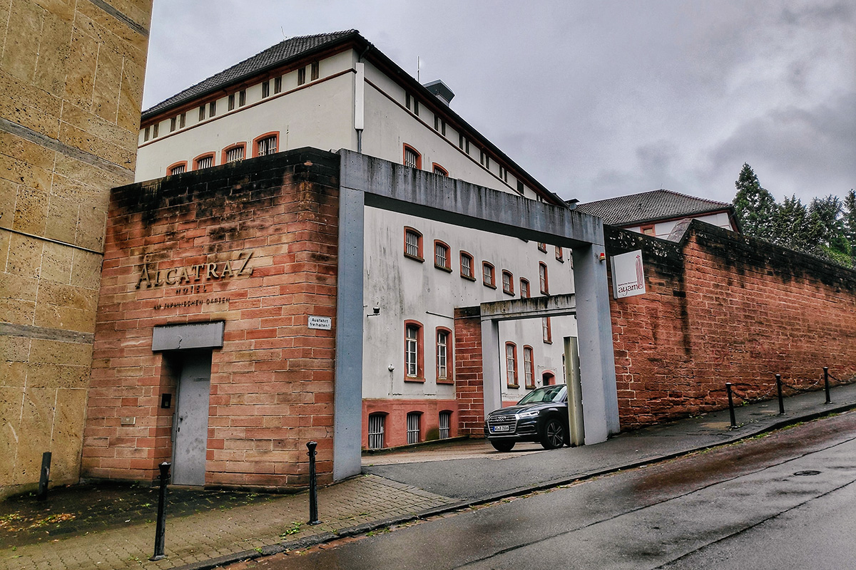 Гостиницы в зданиях бывших тюрем Переоборудование Фото