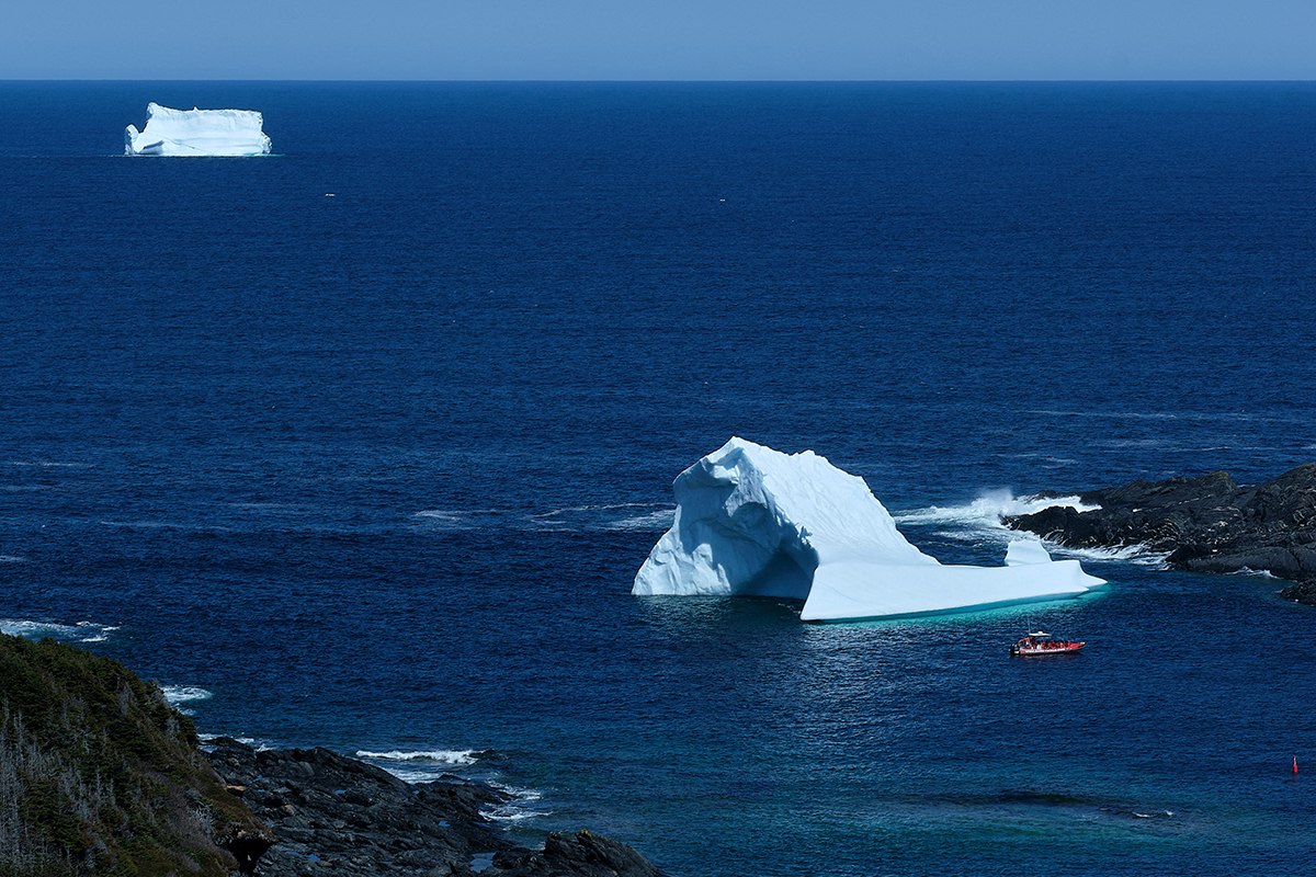 Канада Гренландія Лабрадор Ньюфаундленд Айсберги Фото