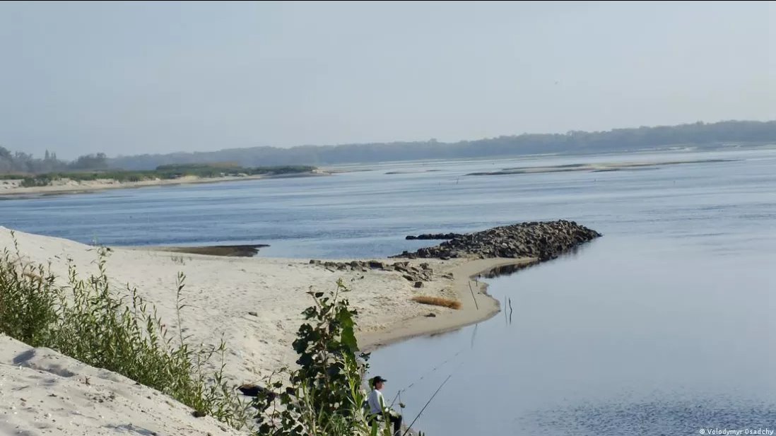 Каховское водохранилище после крушения: вода есть, но не везде — вот какие варианты рассматривают ученые (ФОТО) Обмелевшее Каховское водохранилище. Фото: Volodymyr Osadchy