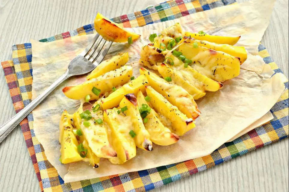 Запеченный картофель дольками с сыром – простой рецепт вкусного блюда Фото: «Еда легко»