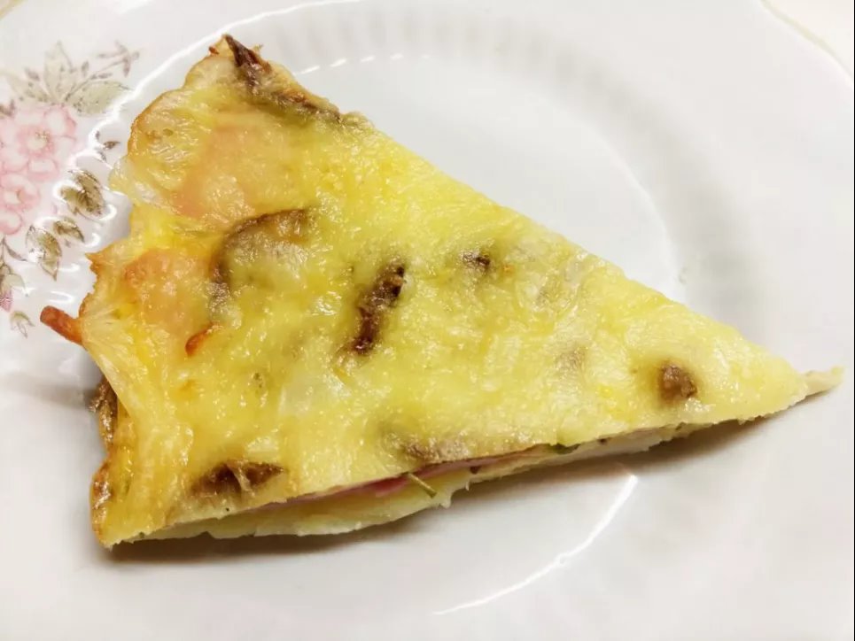 Фритата с картофелем, кабачками и колбасой под сыром – простой рецепт Фото: «Еда легко»
