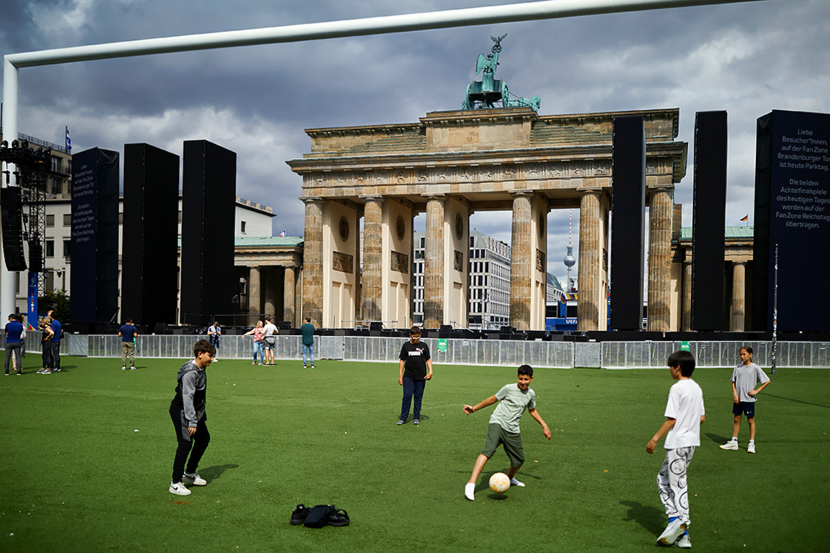 Фан зона Футбол Евро 2024 Чемпионат Германии Берлин Фото