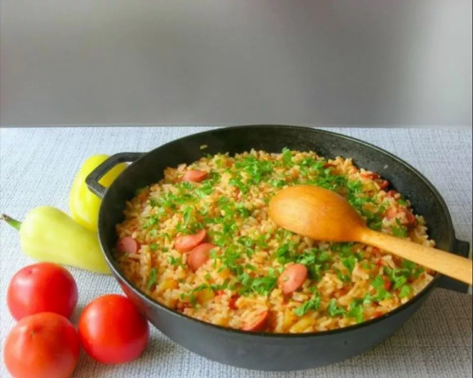 Джамбалайя – не только вкусная, но и простая в приготовлении. Фото: «Еда легко»