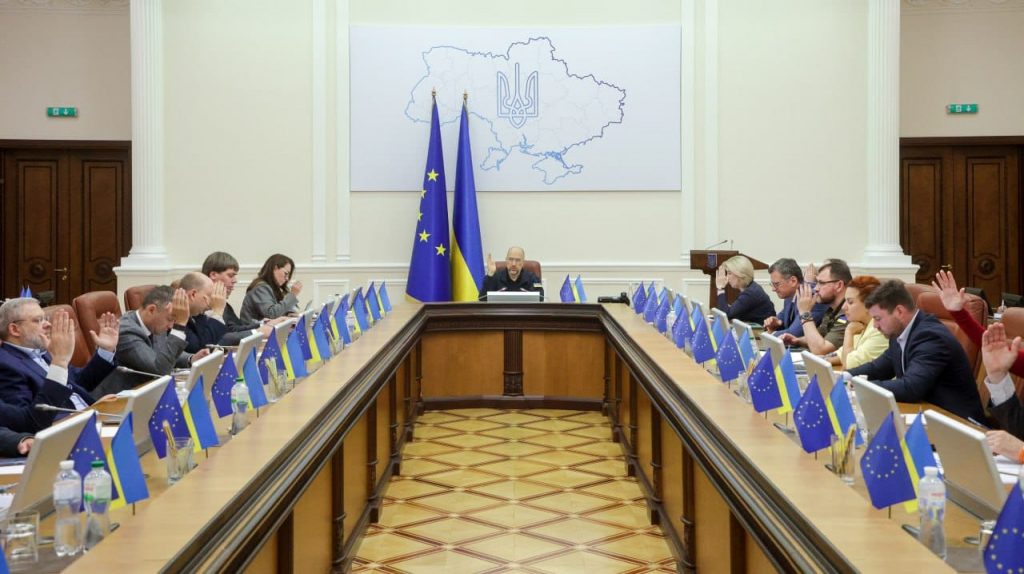 Рішення Кабміну 15 квітня: реабілітація, ГМО, пальне, ветерани