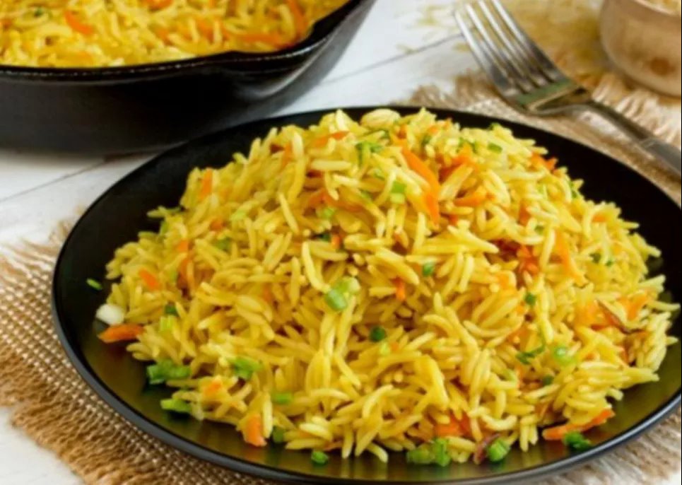 Рис с морковью, луком и куркумой (на сковороде) – минимум ингредиентов и максимум вкуса и аромата Фото: «Еда легко»