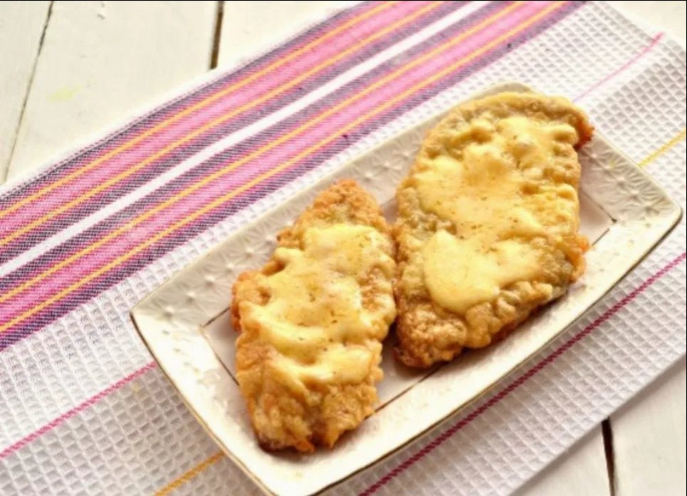 Шницель из куриного филе с твердым сыром – простой рецепт Фото: «Еда легко»