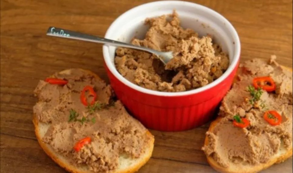 Домашний паштет из куриной печени – отлично подходит как перекус или как сытный завтрак Фото: «Еда легко»