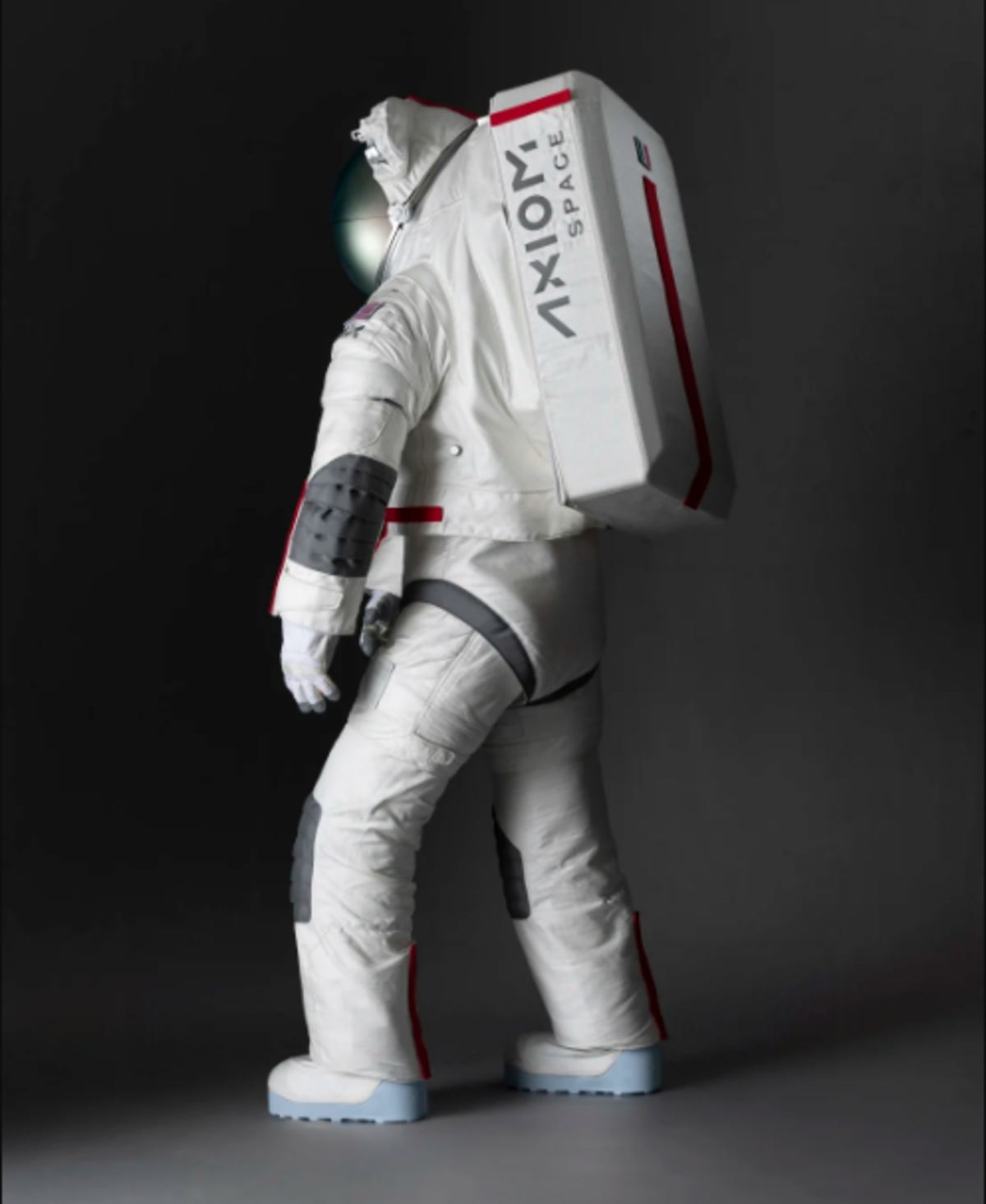 Prada Axiom Space Скафандр Axiom Extravehicular Mobility Unit NASA Artemis III