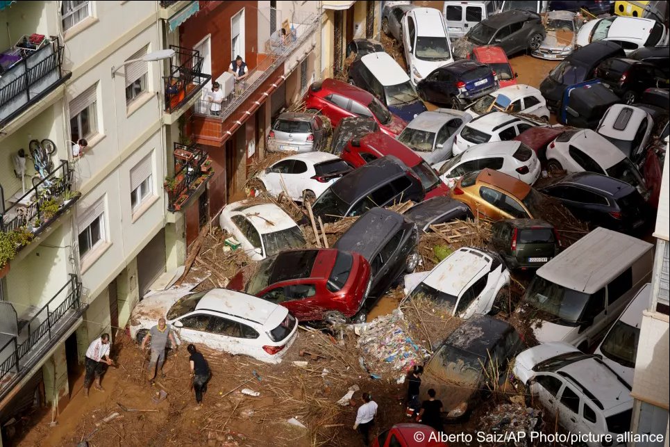 Самая масштабная катастрофа в стране почти за 30 лет: количество жертв наводнения в Испании возросло до 158 человек (ФОТО) Фото: Alberto Saiz/AP photo/picture alliance в последних двух