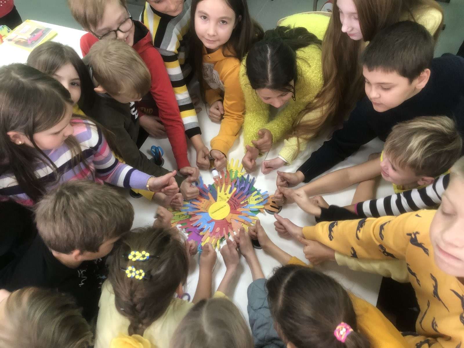 Толерантный – не означает равнодушный и пассивный: как воспитывать принятие? ФОТО: ілюстративне / school1.irpinosvita.gov.ua