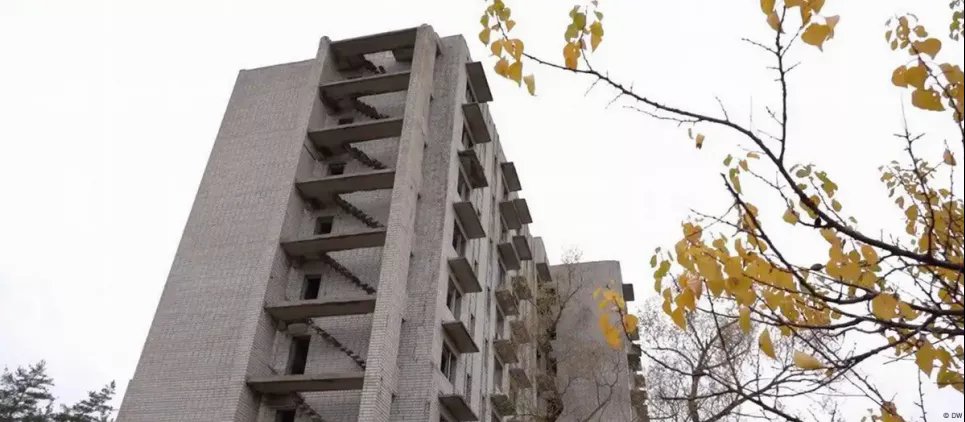 Украинский город-призрак снова заселяют: почему Орбита получила второй шанс В Украине обсуждают планы по достройке Чигиринской АЭС. Если это произойдет, город Орбита снова наполнится жизнью. Фото: DW