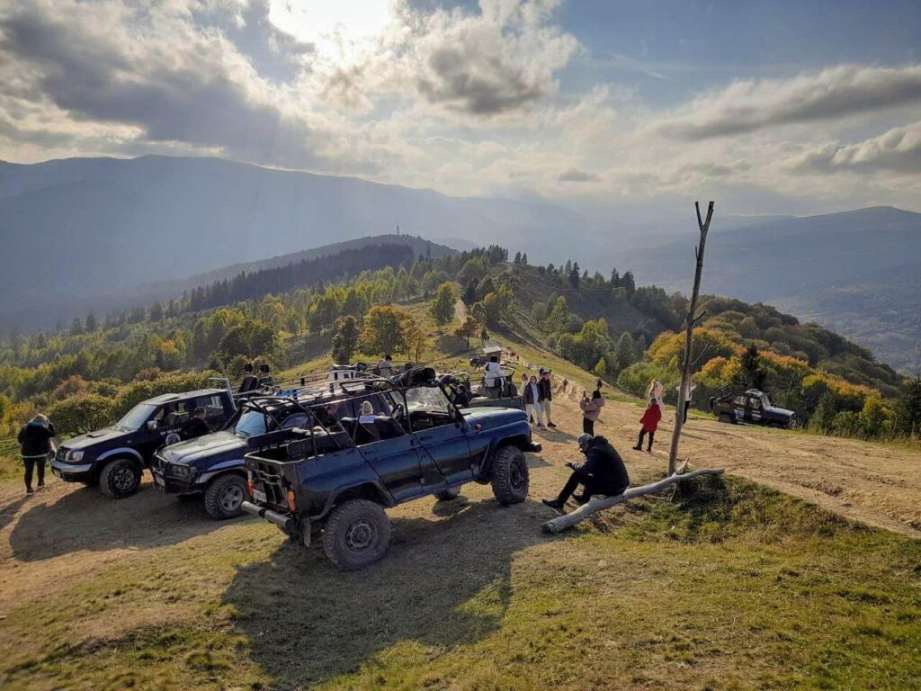 ФОТО: "джипинг" в Карпатах / varosh.com.ua