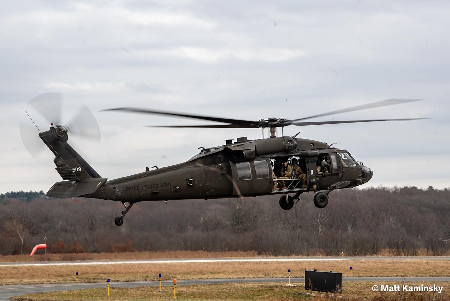 Фото: иллюстративное, вертолет Sikorsky H-60 / The Wall Street Journal