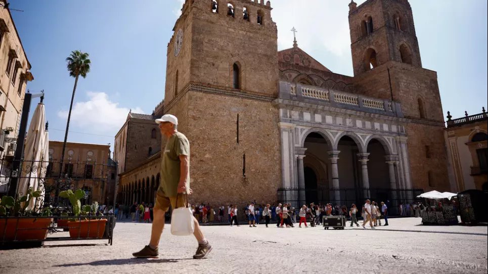 Землетрясение магнитудой 4,8 произошло в Средиземном море: досталось и Сицилии, крупнейшему итальянскому острову Землетрясение ощущалось и на крупнейшем итальянском острове Сицилия. Фото: Гульельмо Манджапоне / Reuters