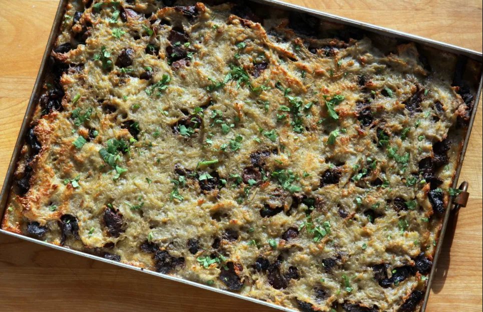 Картофельная бабка с грибами по-белорусски - прекрасно вкусна как в будни дни, так и на праздничном столе Фото: Максим Никитин