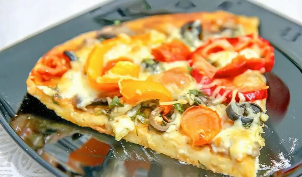 Пицца на кефирном тесте — чрезвычайно простой рецепт Фото: Максим Никитин