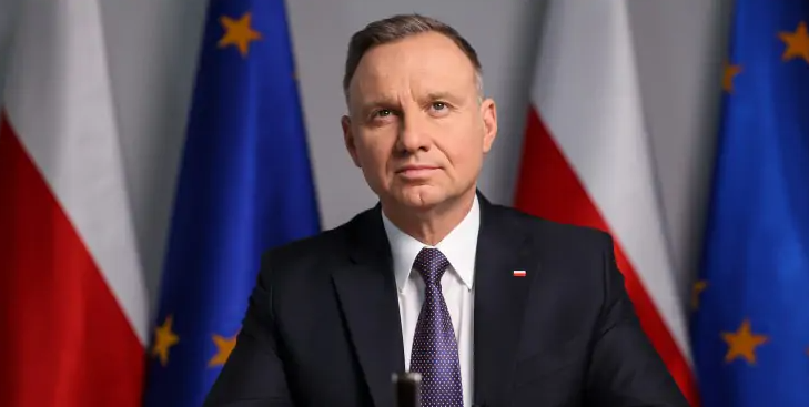 Ядерный зонтик для Польши: Дуда ищет защиты у Франции и США