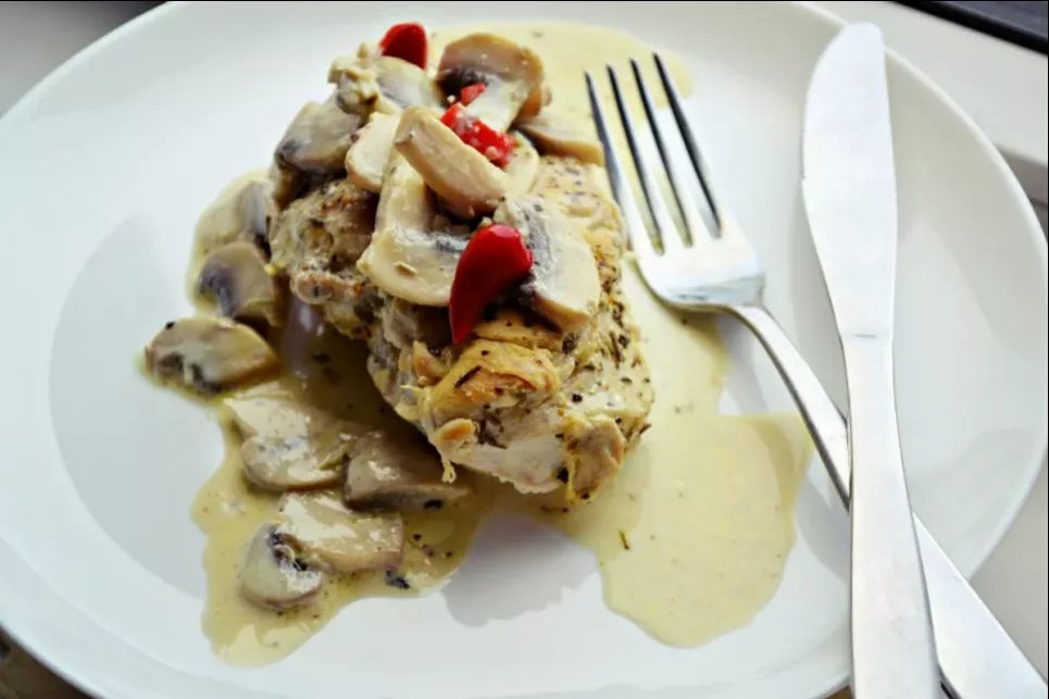 Куриное филе в сливочном соусе – вкусно, полезно и быстро Фото: Максим Никитин