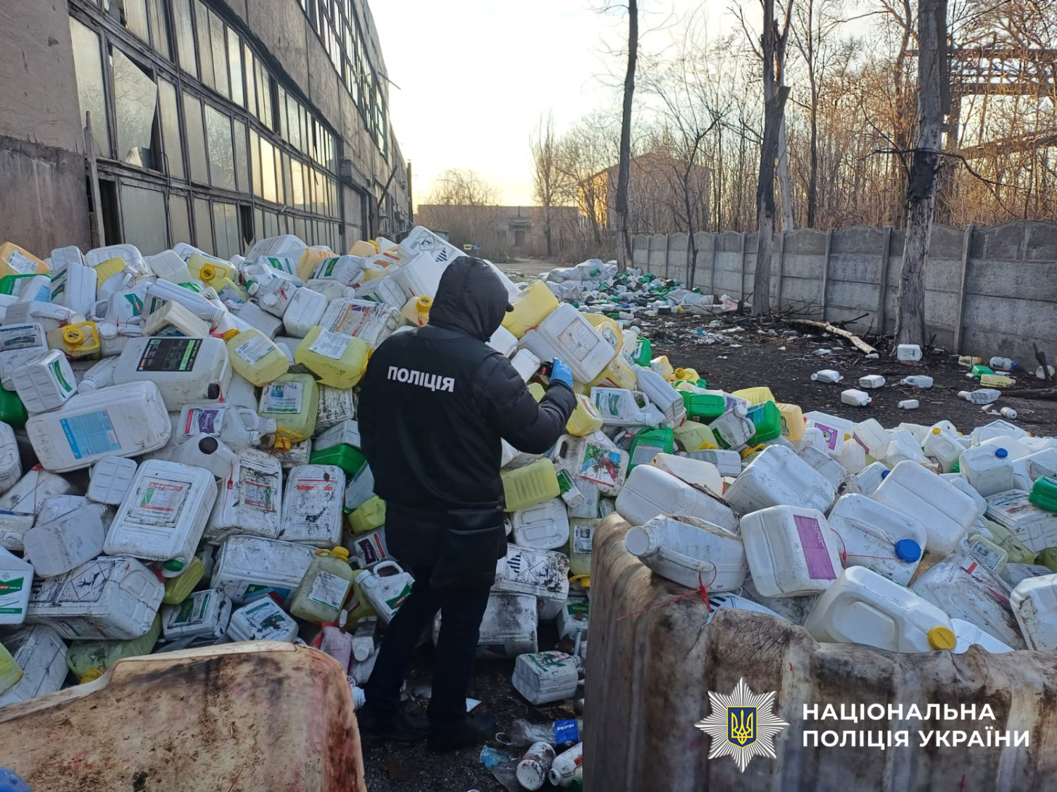 Нацполіція в межах EMPACT ENVI викрила незаконні звалища небезпечних відходів у чотирьох регіонах