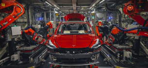 Завод Tesla у Німеччині зупинив роботу 