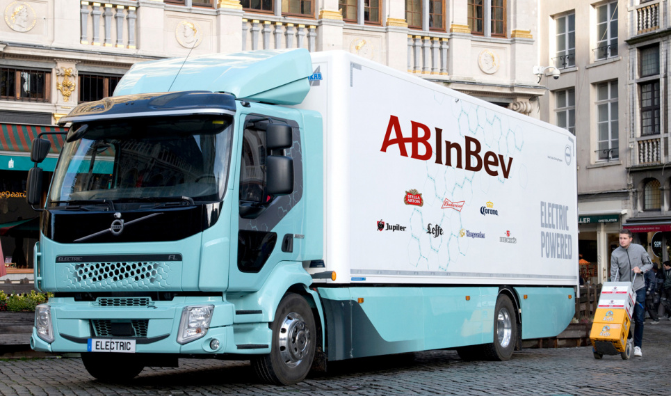 Volvo представив першу електричну вантажівку