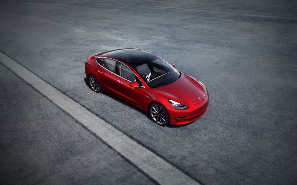 BMW та Daimler поповнять автопарк електрокарами Tesla