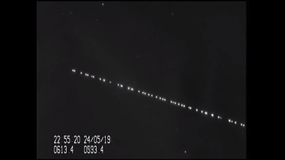 Над Україною пролетіли інтернет-супутники Маска (відео)