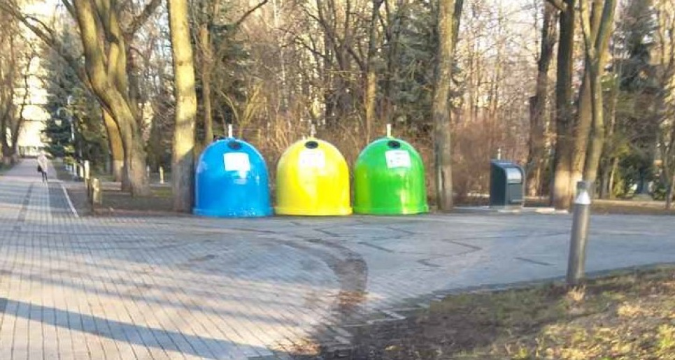 Окремо для скла, паперу та пластику: у столиці встановили сміттєві "дзвоники"