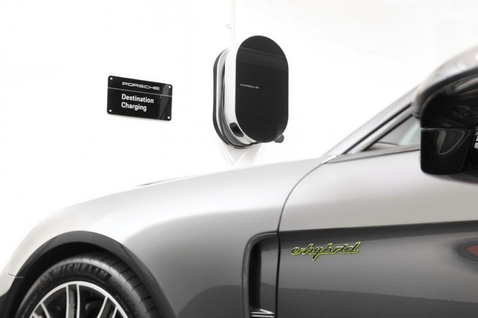 Porsche розширить інфраструктуру для електромобілів в Україні