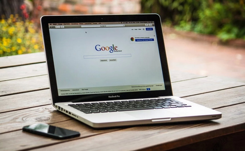 Вчені з'ясували, до чого призводить звернення до лікаря Google