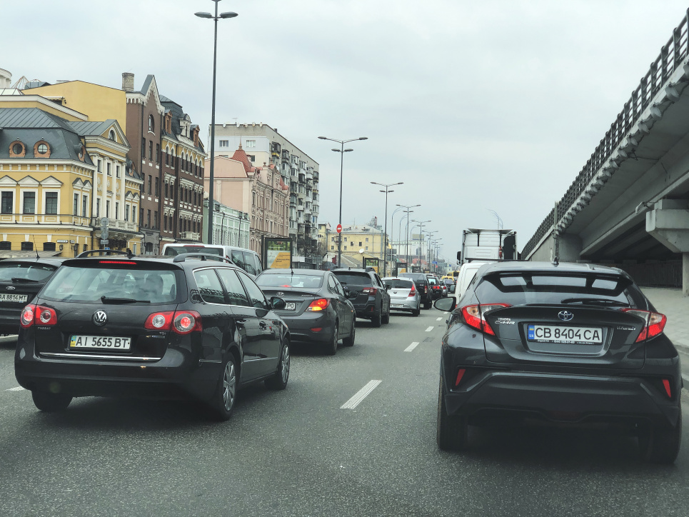Потрібна паніка: в Україні не готові дотримуватись карантину
