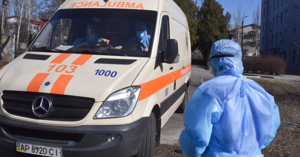 Служби, які залишили тіло померлої у під'їзді, притягуватимуть до відповідальності (відео) ТСН