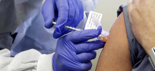 Врачи назвали семь признаков тромбов после вакцинации
