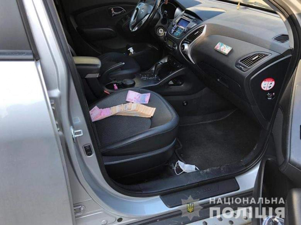 У Києві затримано проректора академії: «за сприяння вирішення» екологічних питань хотів 70 тис грн Фото: Нацполіція України