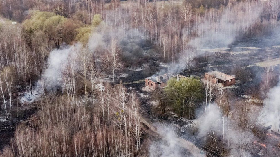 Забруднене від пожеж повітря із зони відчуження потрапить до Києва, але загрози не становитиме DRONARIUM UKRAINE