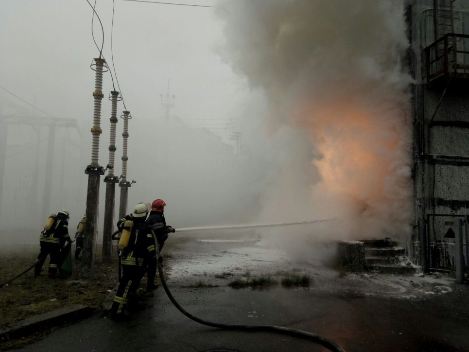 У Києві згоріла трансформаторна підстанція фото ДСНС