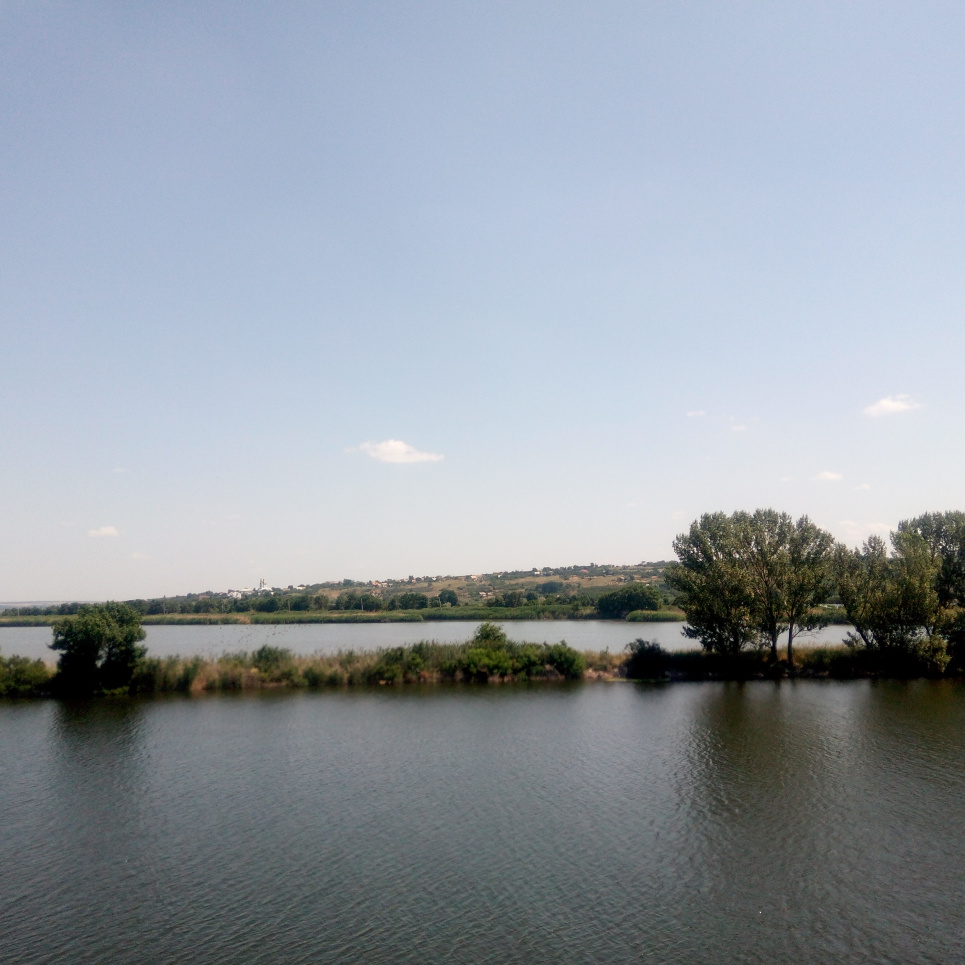 У Держводагентстві кажуть, що вода на полив є Дніпро в районі станції Плавні Вантажні. Фото Олега Листопада