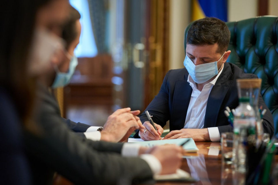 Карантин: у Зеленського все ще вирішують, як допомогти бізнесу