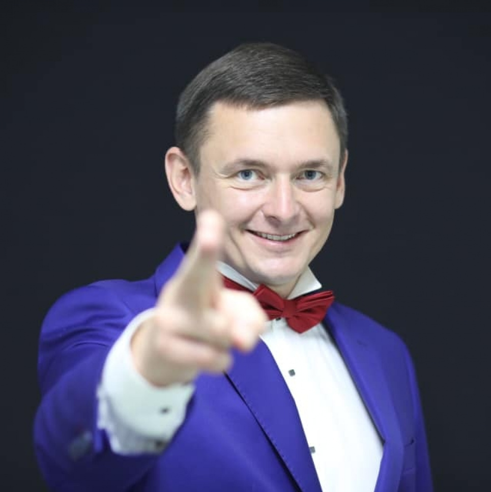 Юрій Дмитришин, який обіцяв чипувати людей: «У людей, які посиділи на карантині, уже шарики за ролики заходять»