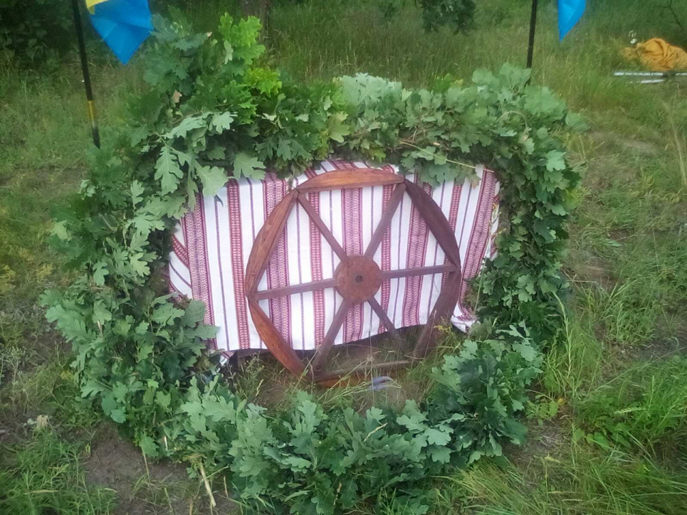 Без масок та рукавичок: купальське святкування на карантині (фоторепортаж)