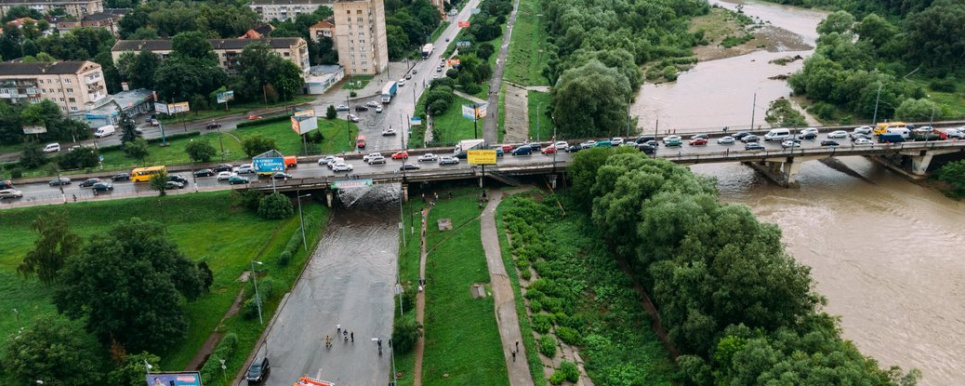 Негода на Франківщині зруйнувала 30 мостів і затопила села (фото, відео) Фото: Facebook/Ruslan Veselui