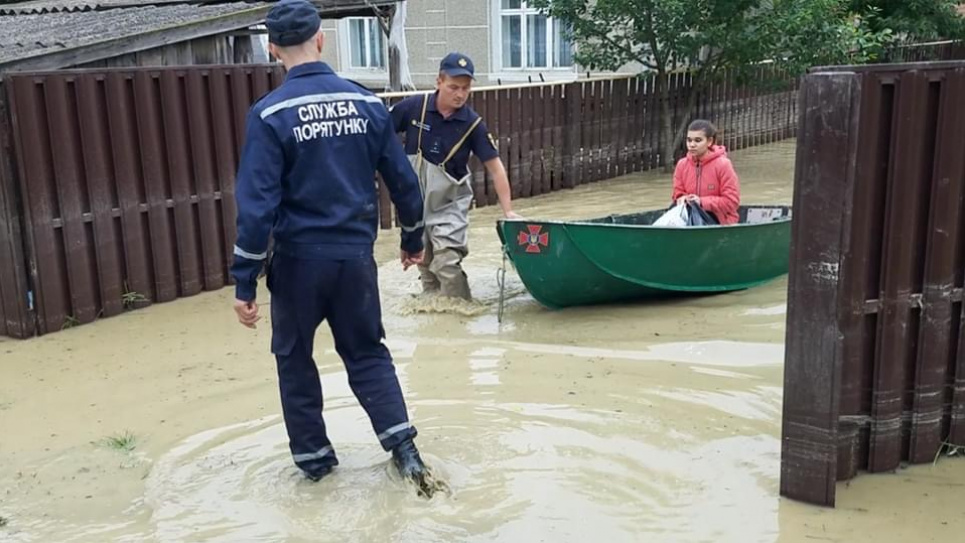 У західних областях триває ліквідація наслідків паводку Фото: ДСНС України