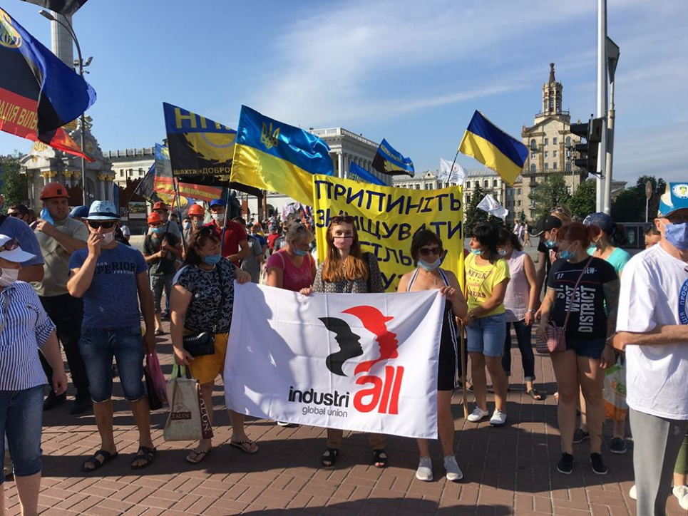 Шахтарі вийшли на акцію протесту в Києві (відео) Фото: Facebook Михайло Волинець
